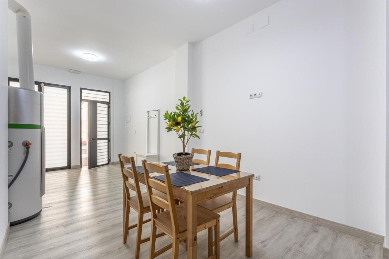 Semana Santa Apartment เซบีญา ภายนอก รูปภาพ