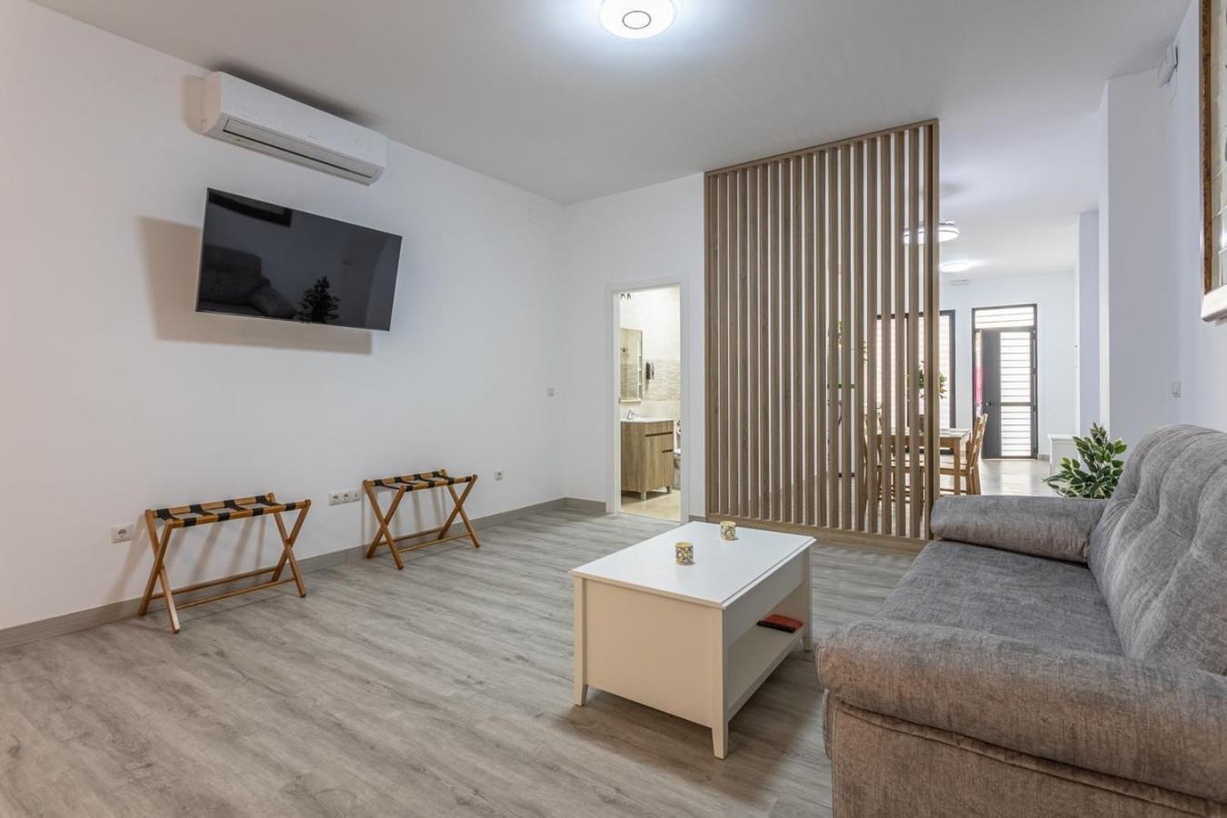 Semana Santa Apartment เซบีญา ภายนอก รูปภาพ